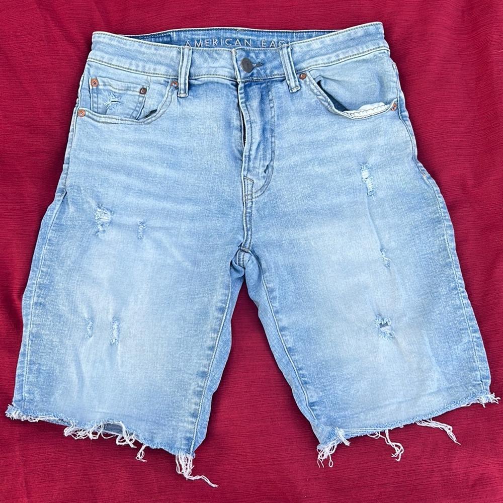 American Eagle Distressed Jean Shorts Size 31